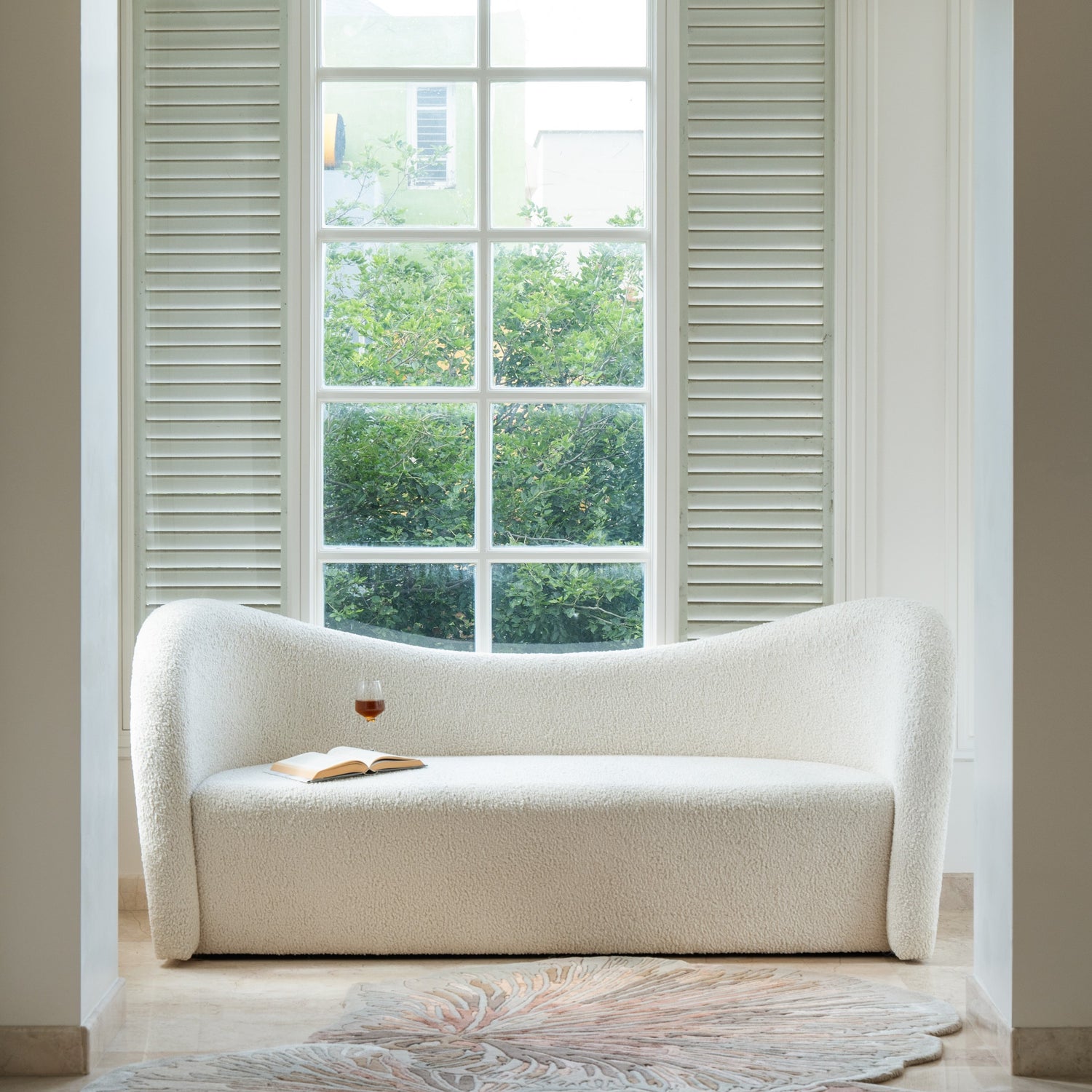 SOFA AND LOUNGERS