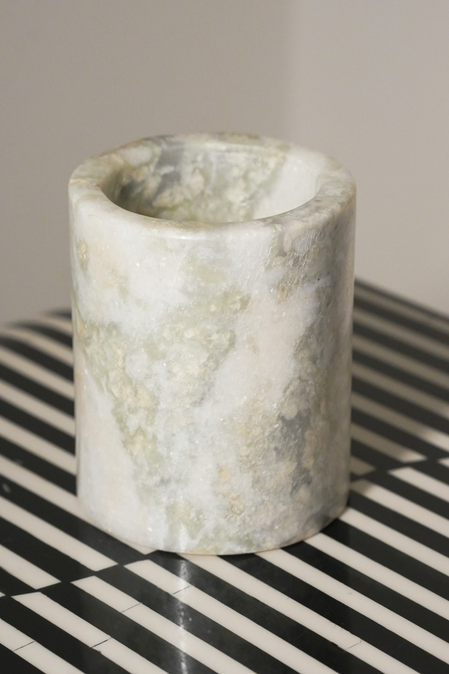 Marble Holder In White