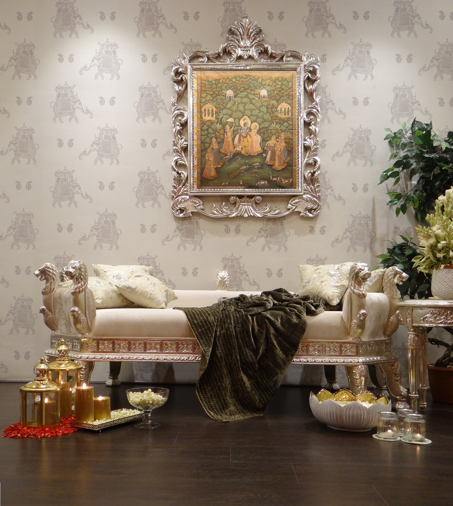Fauna Lion Lounger, Handcrafted Luxury Furniture with elegant design and decorative elements